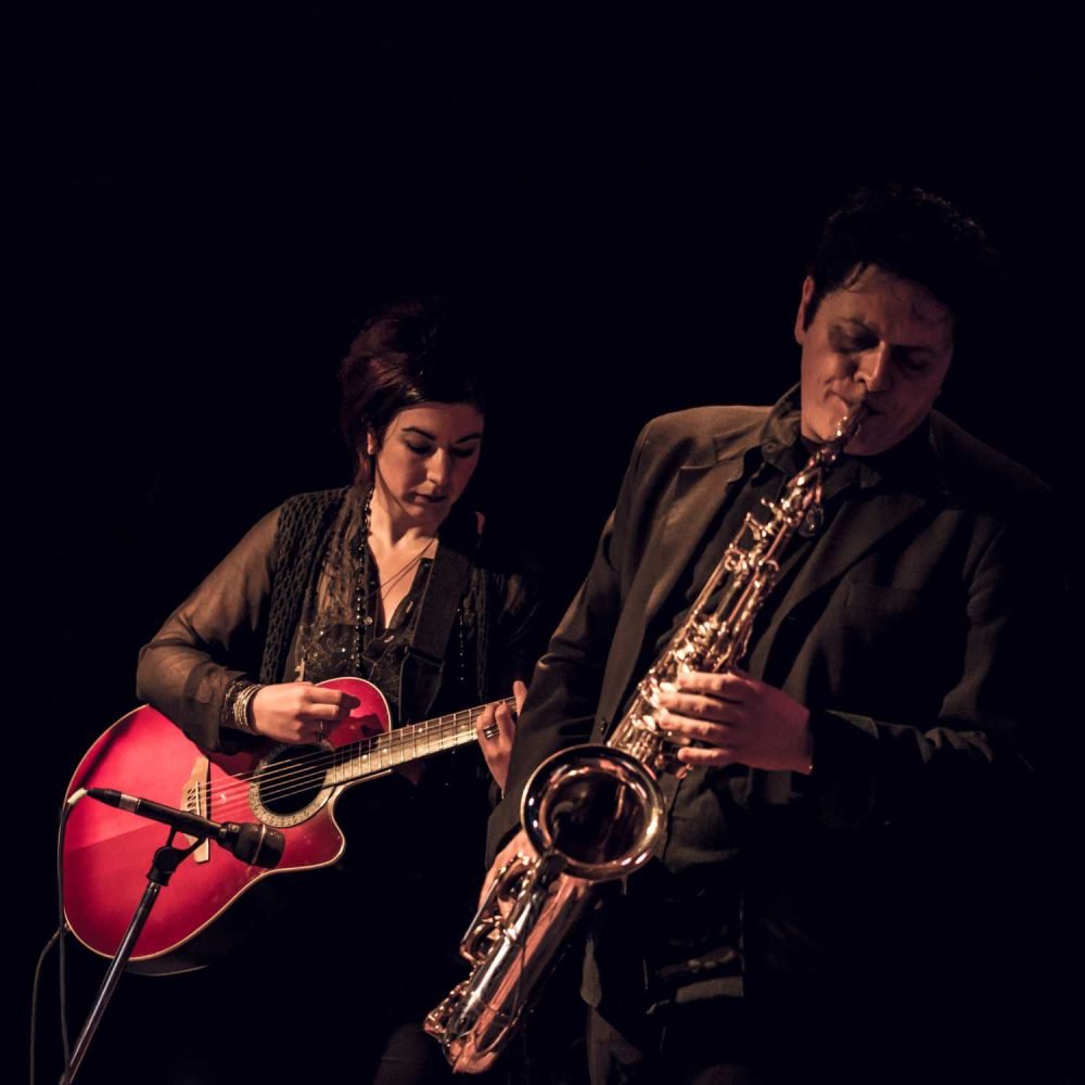 Duo Dilemma - Sean Tragas: vocals, tenor, saxophone & Poppy Dalachani: guitar